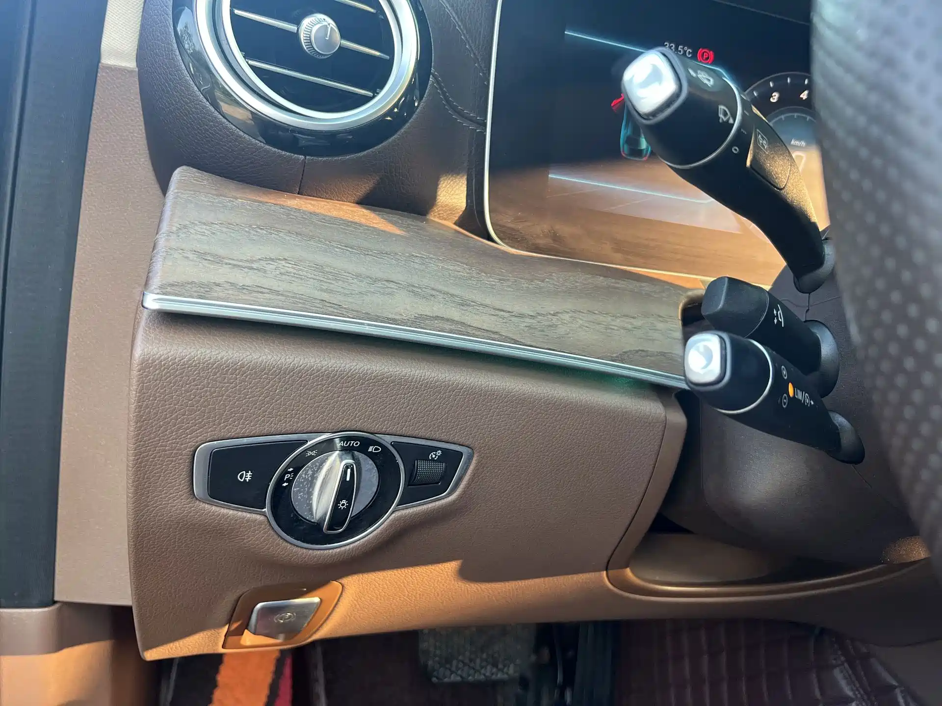 Фото 8 - Mercedes-Benz E-Class