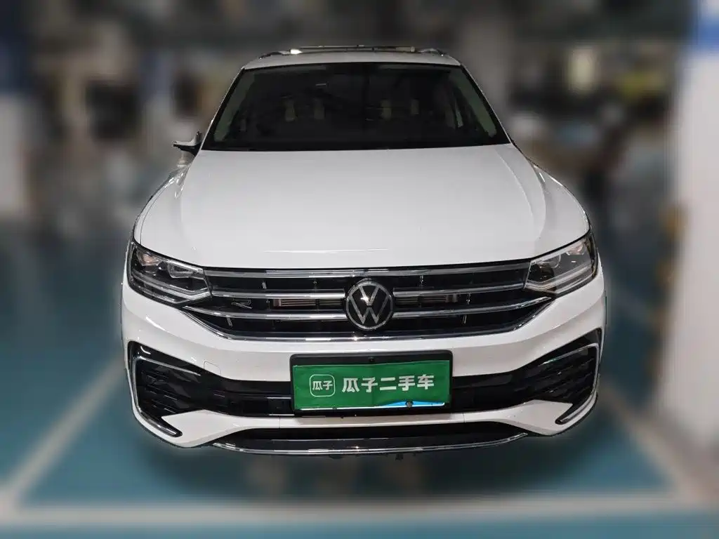Фото 23 - Volkswagen Tiguan L