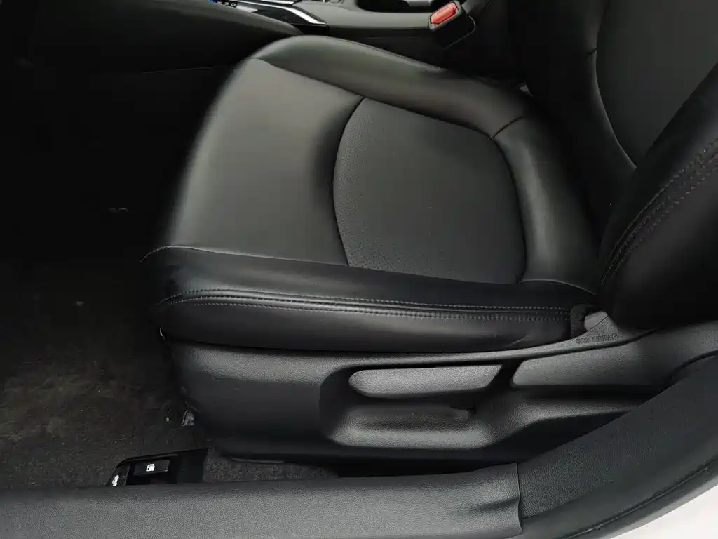 Фото 20 - Toyota Corolla