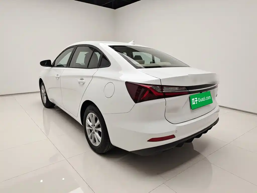 Photo 4 - Roewe i5