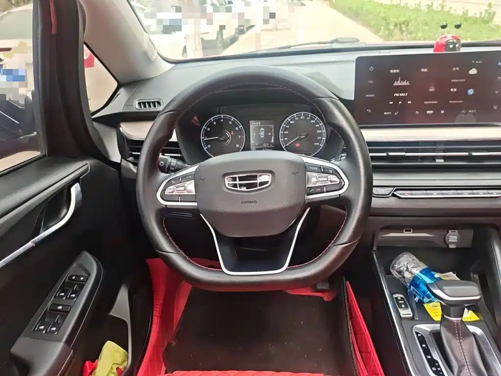Фото 3 - Geely Vision X3