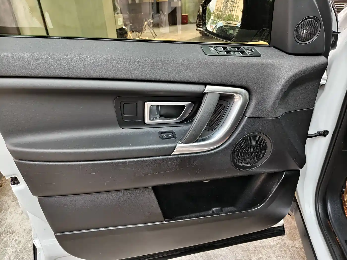 Land Rover Discovery Sport 2018 240PS SE Edition фото 17