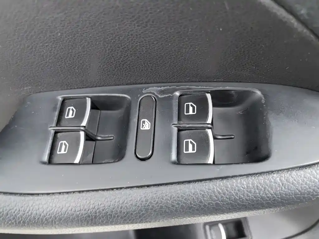 Фото 9 - Volkswagen Sagitar