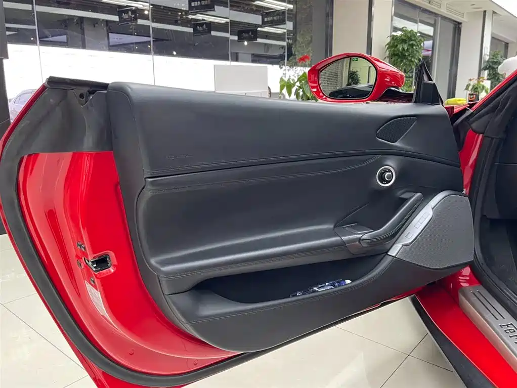 Ferrari Portofino 2019 2018 Model 3.9T