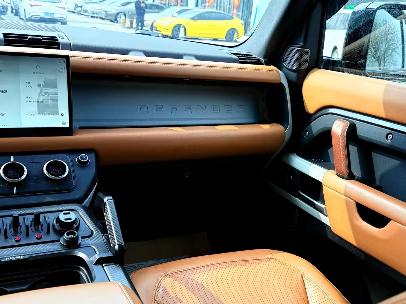 Land Rover Defender 2024 110 3.0T P400 Dark Special Edition фото 14