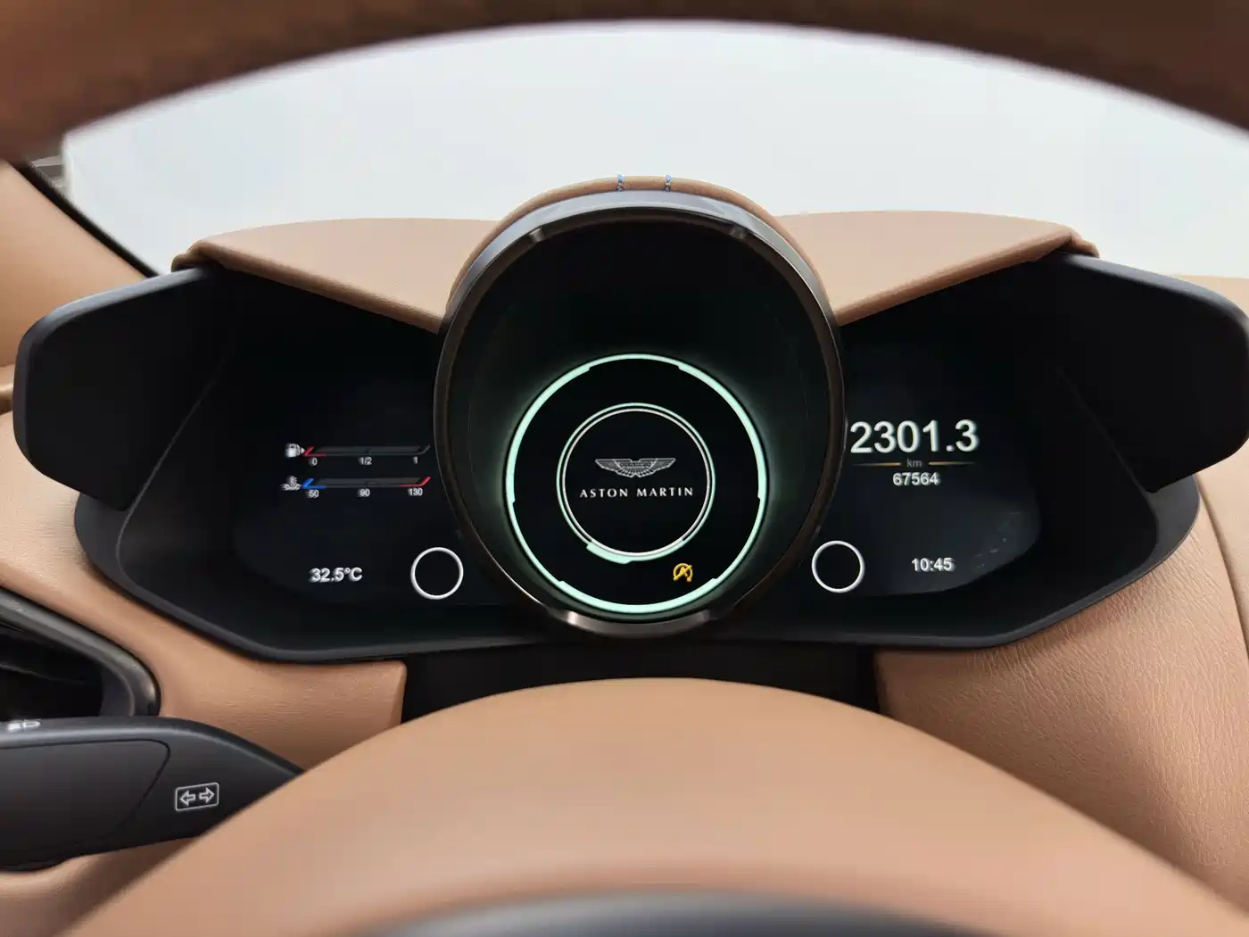 Aston Martin V8 Vantage 2021 2020 4.0T V8 Roadster
