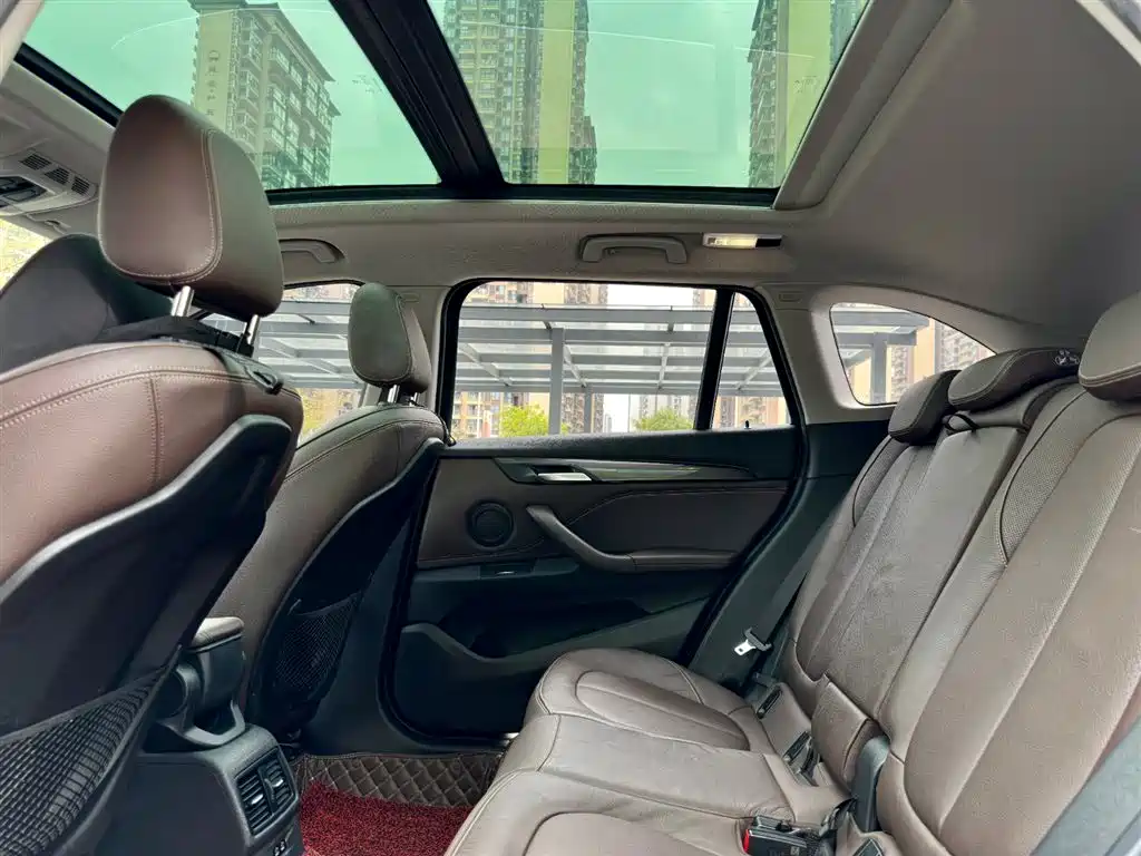 BMW X1 2019 sDrive18Li Premium Model фото 16