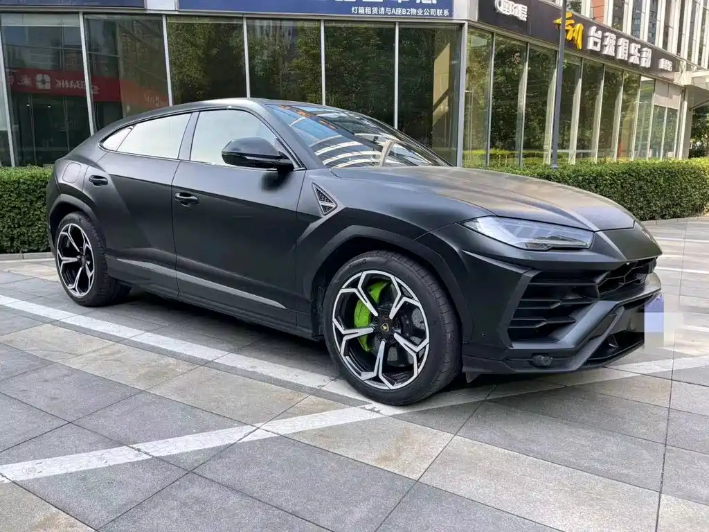 Photo 4 - Lamborghini Urus
