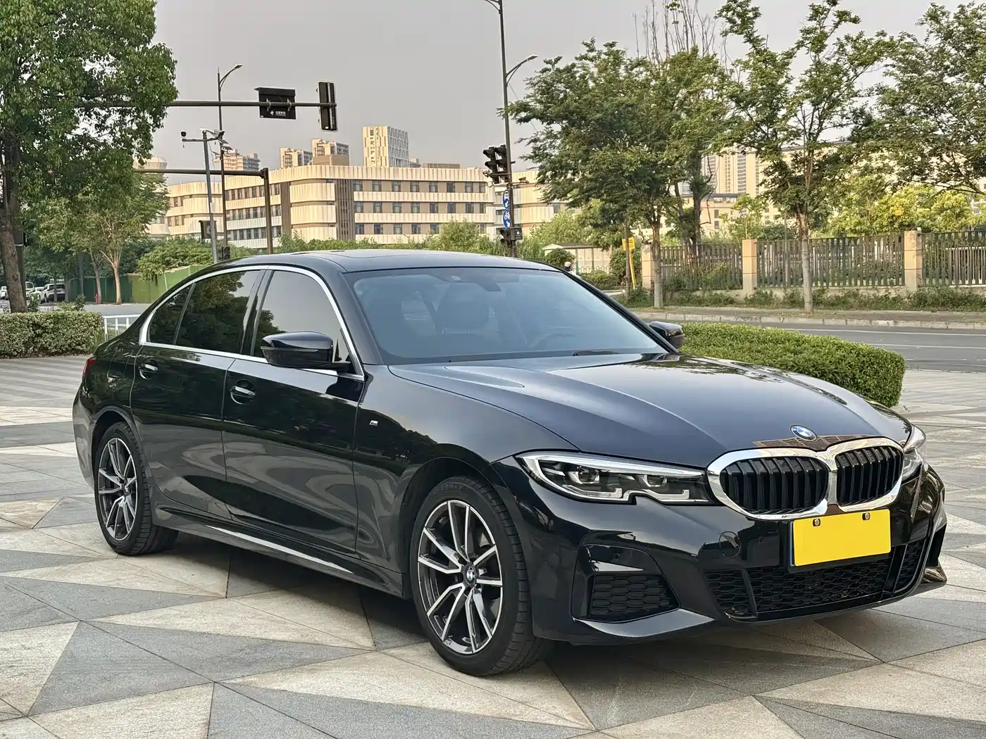 BMW 3-SERIES