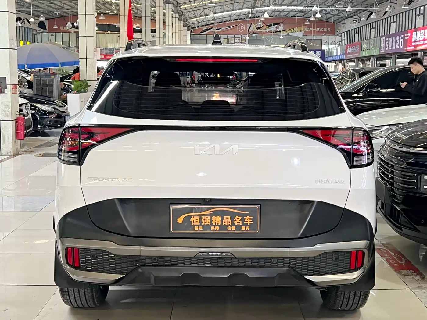 Kia Sportage 2023 2.0T 2WD Premium Edition фото 6