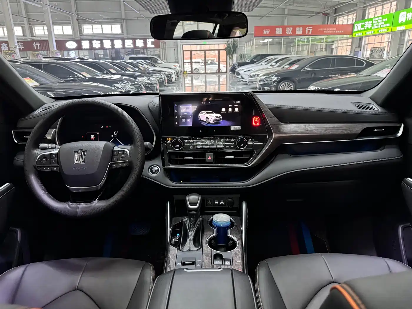 Toyota Crown Kluger 2024 2.5L HEV 4WD Luxury Edition фото 16