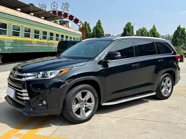 Toyota Highlander 2021