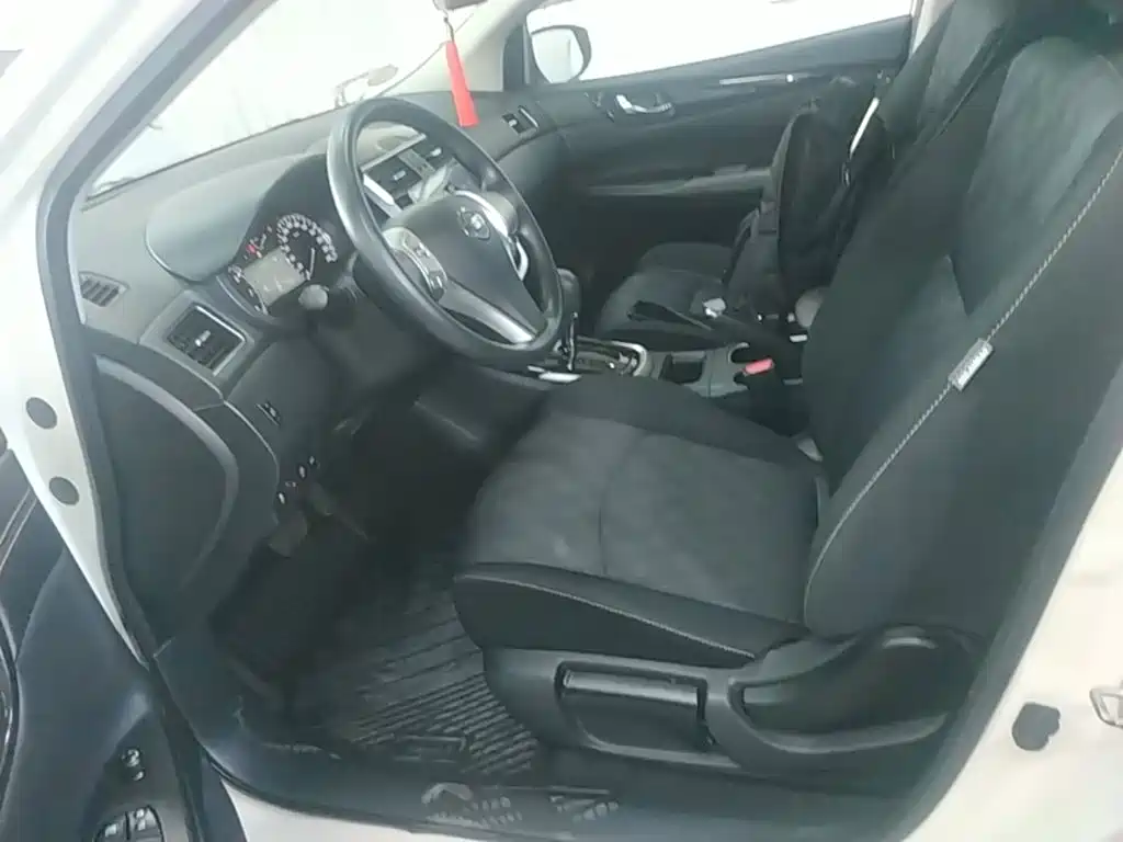 Nissan Tiida, миниатюра 15