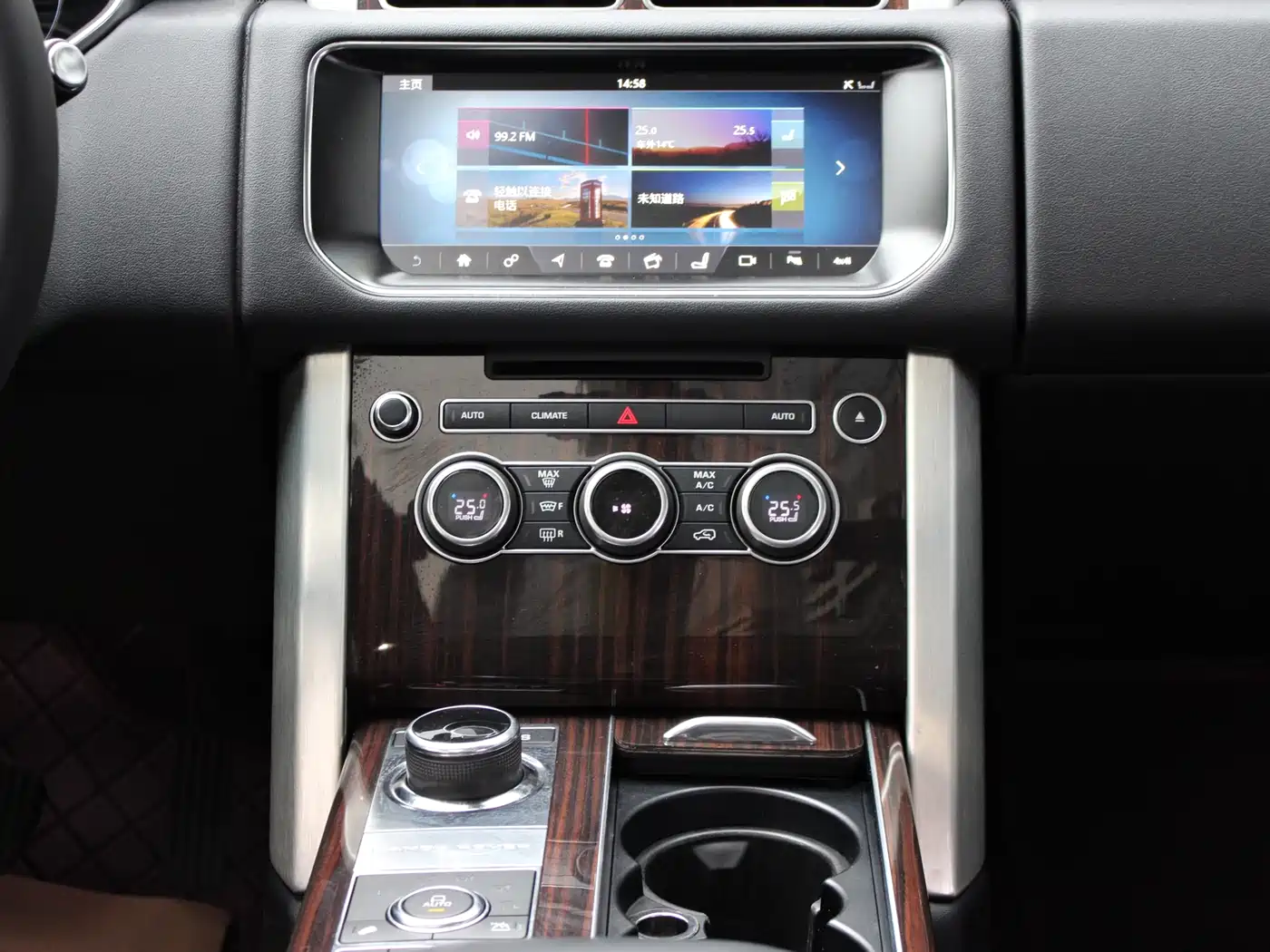 Land Rover Range Rover 2017 3.0 SC V6 Vogue фото 11