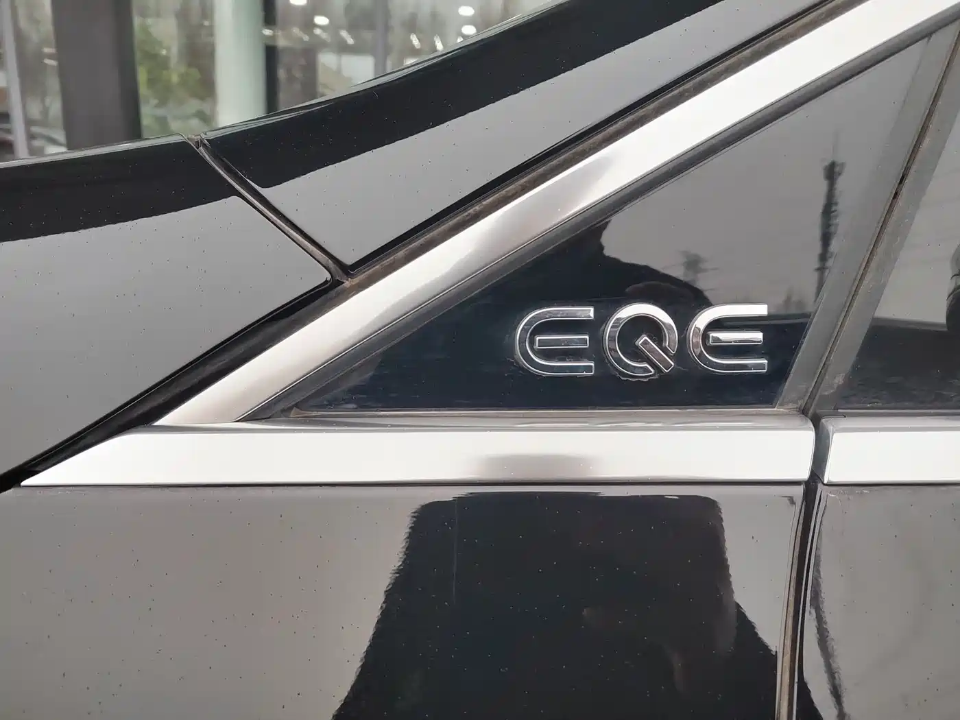 MERCEDES-BENZ EQE SUV