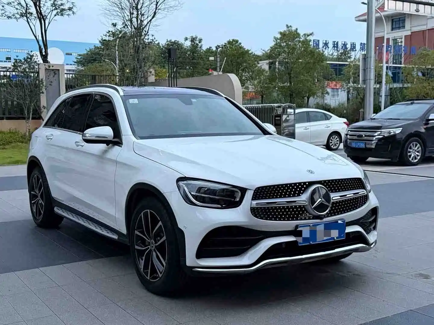 Фото 3 - Mercedes-Benz GLC