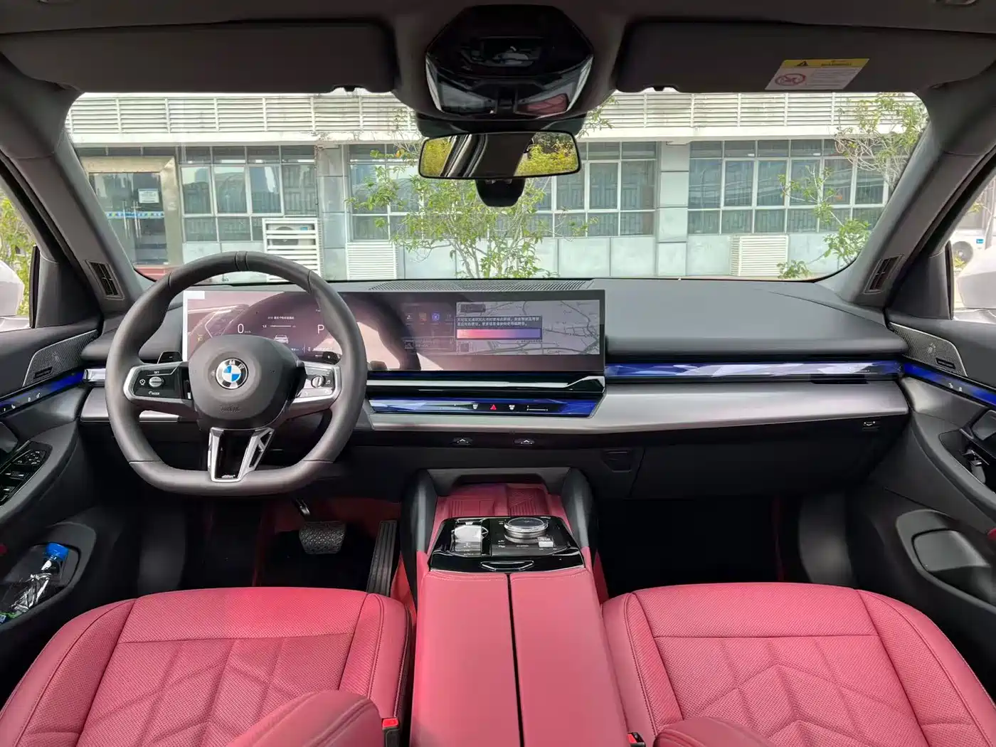 BMW 5 Series 2026 530Li Leading M Sport Package фото 22