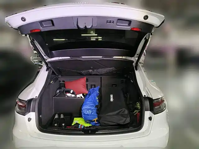 Porsche Macan 2020 Macan 2.0T — фото 5