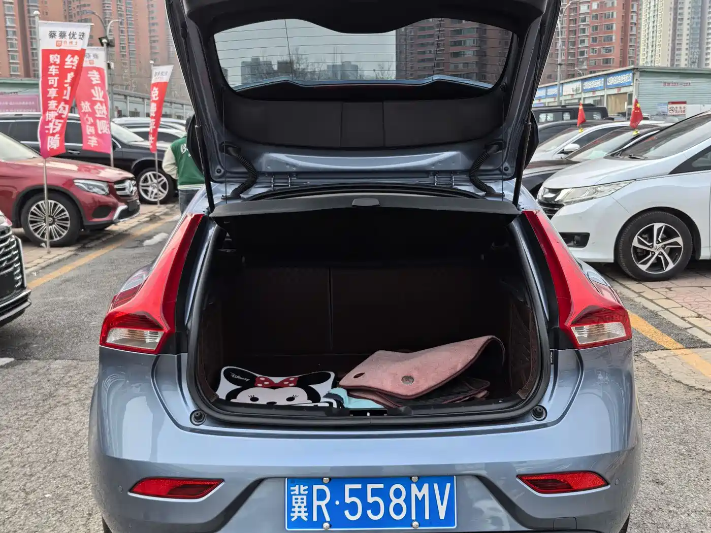 Volvo V40 2018 2018 T3 R-Design Edition