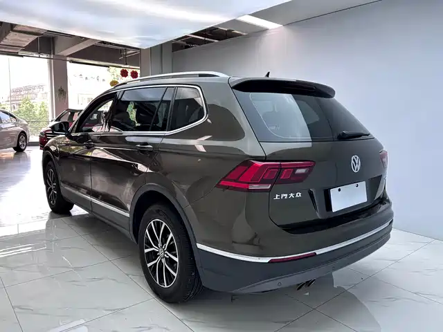 Volkswagen Tiguan L 2017 330TSI Automatic 2WD Luxury Edition — фото 5