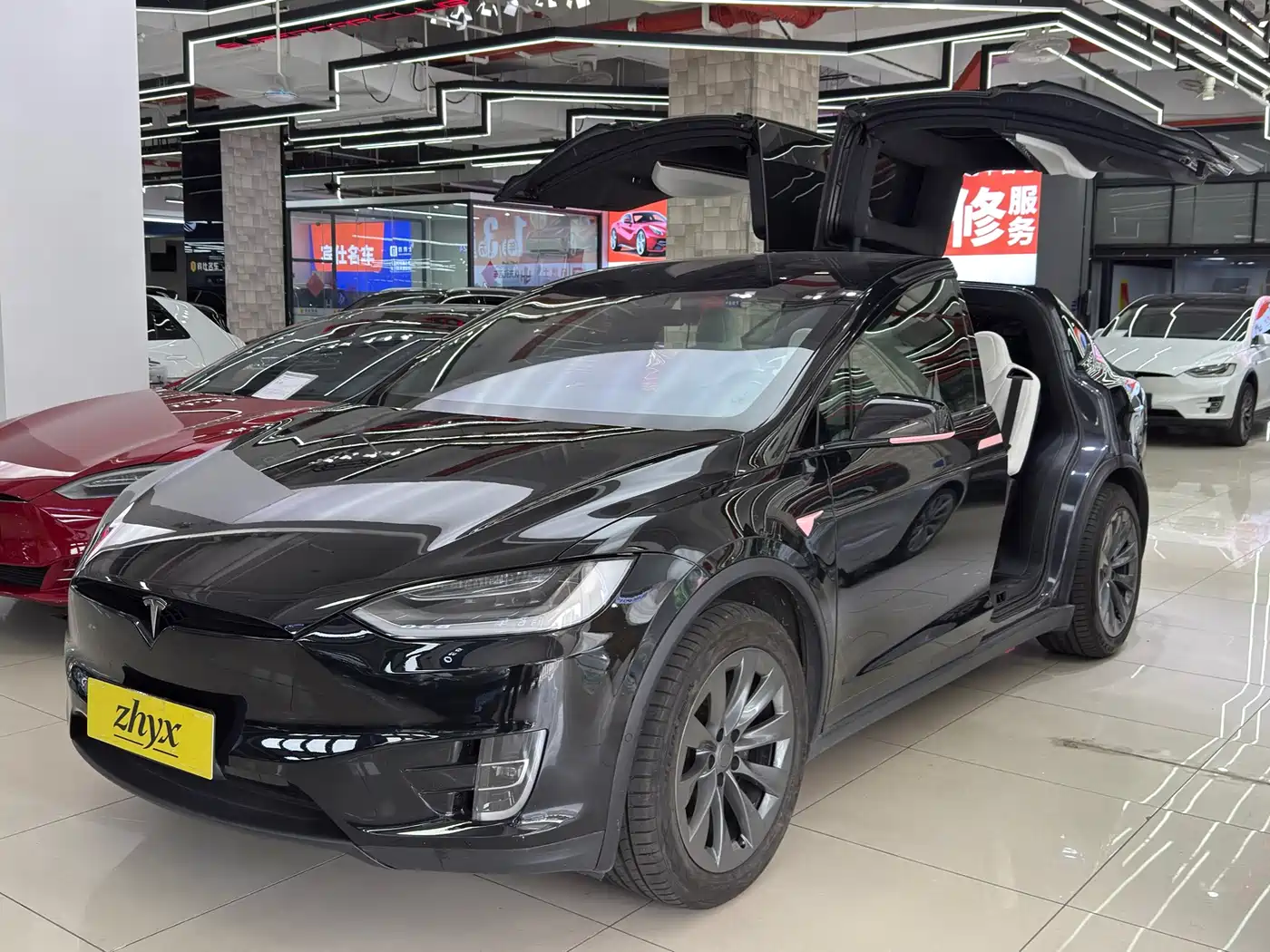 Фото 1 - Tesla Model X