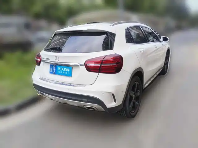 Mercedes-Benz GLA 2018 GLA 200 Dynamic — фото 2