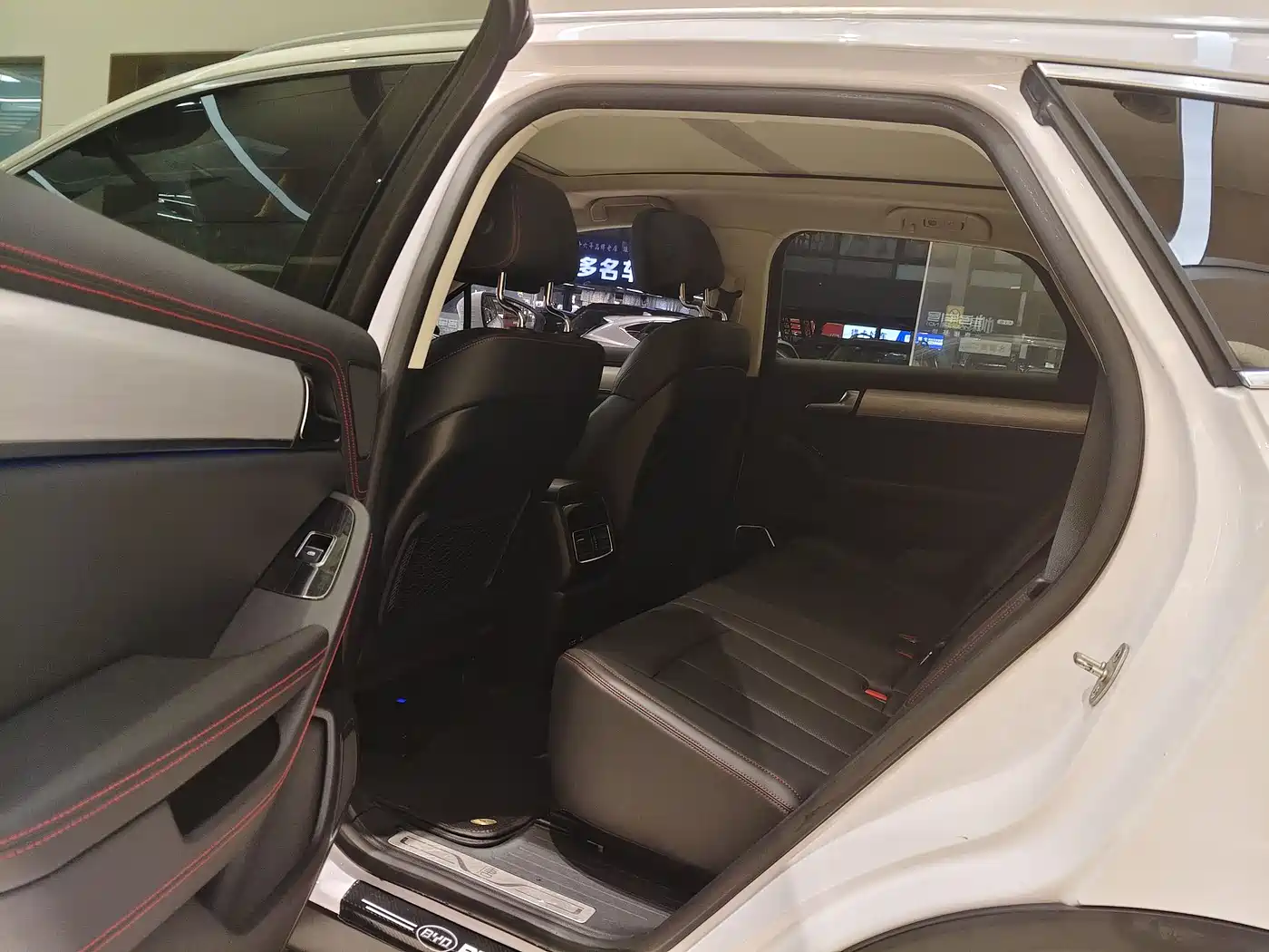 BYD Tang New Energy 2018 DM 2.0T Full-time 4WD Smart Connect Pioneer 5-seater China V фото 12