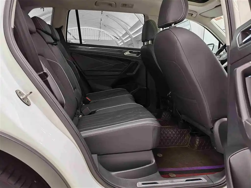 Volkswagen Tiguan L 2022 330TSI Auto 2WD R-Line Premium Edition фото 19
