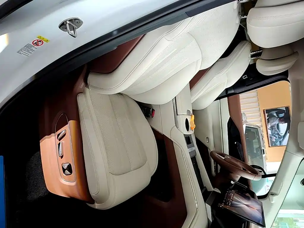 BYD Xia 2025 2025 DM-i 1.5T 180km Surpass Edition