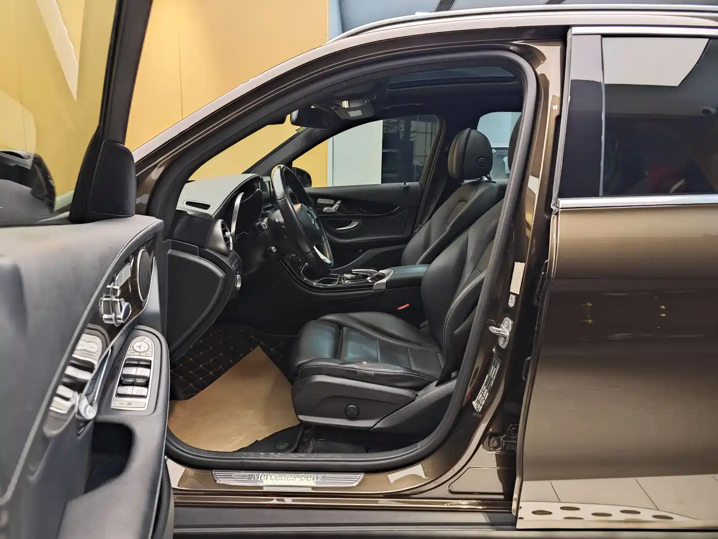 Mercedes-Benz GLC 2017 GLC 260 4MATIC Luxury фото 13