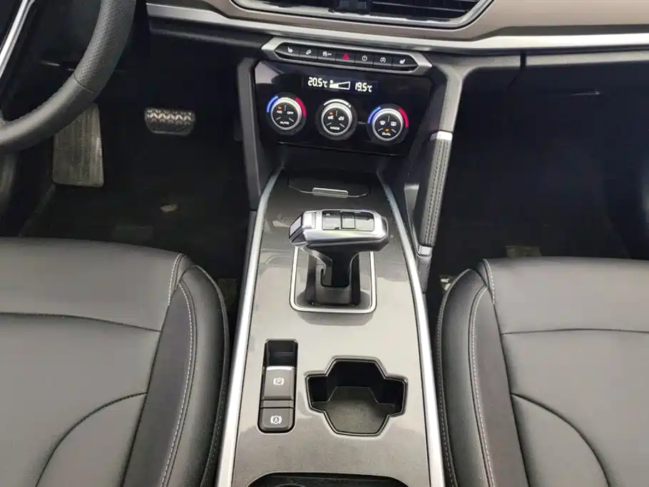 Фото 16 - Haval H6