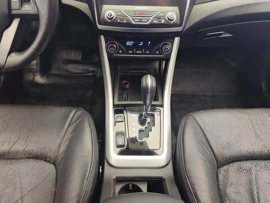 Landwind X5 2016 2016 Plus 1.5T CVT Innovation Edition
