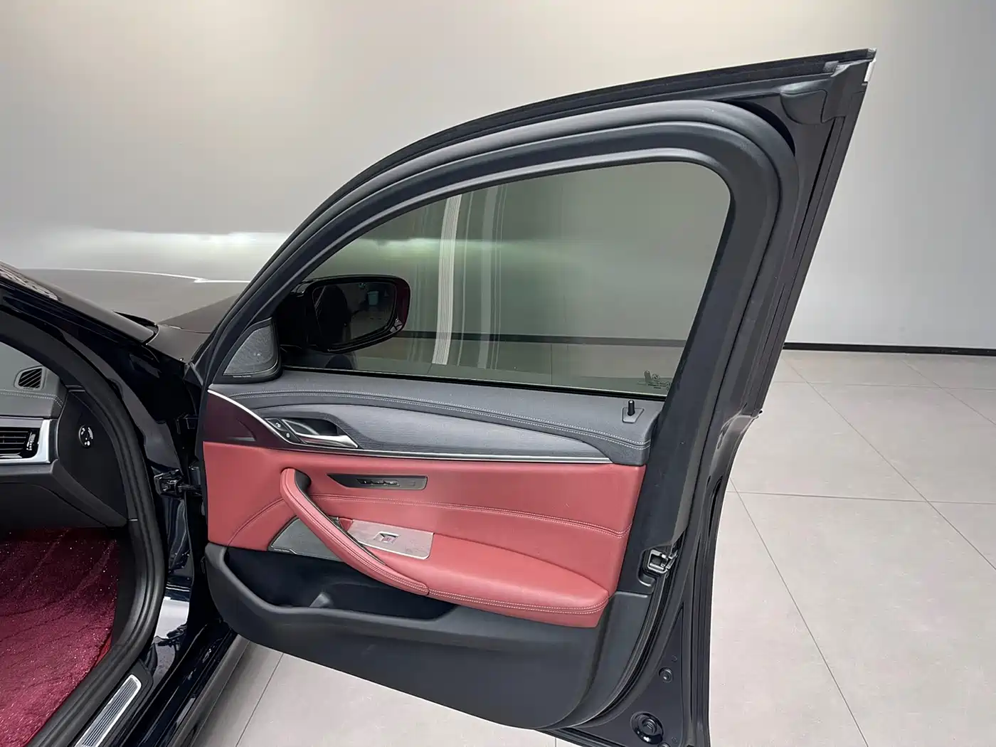 BMW 5 Series 2022 530Li Exclusive M Sport Package фото 32