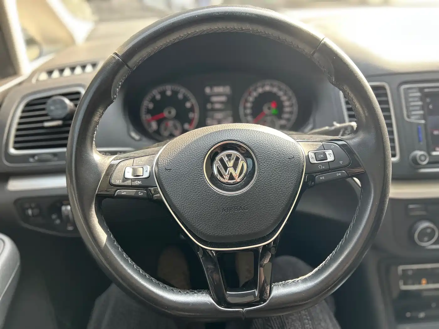 Volkswagen Sharan 2018 380TSI Comfort 7-Seater фото 17