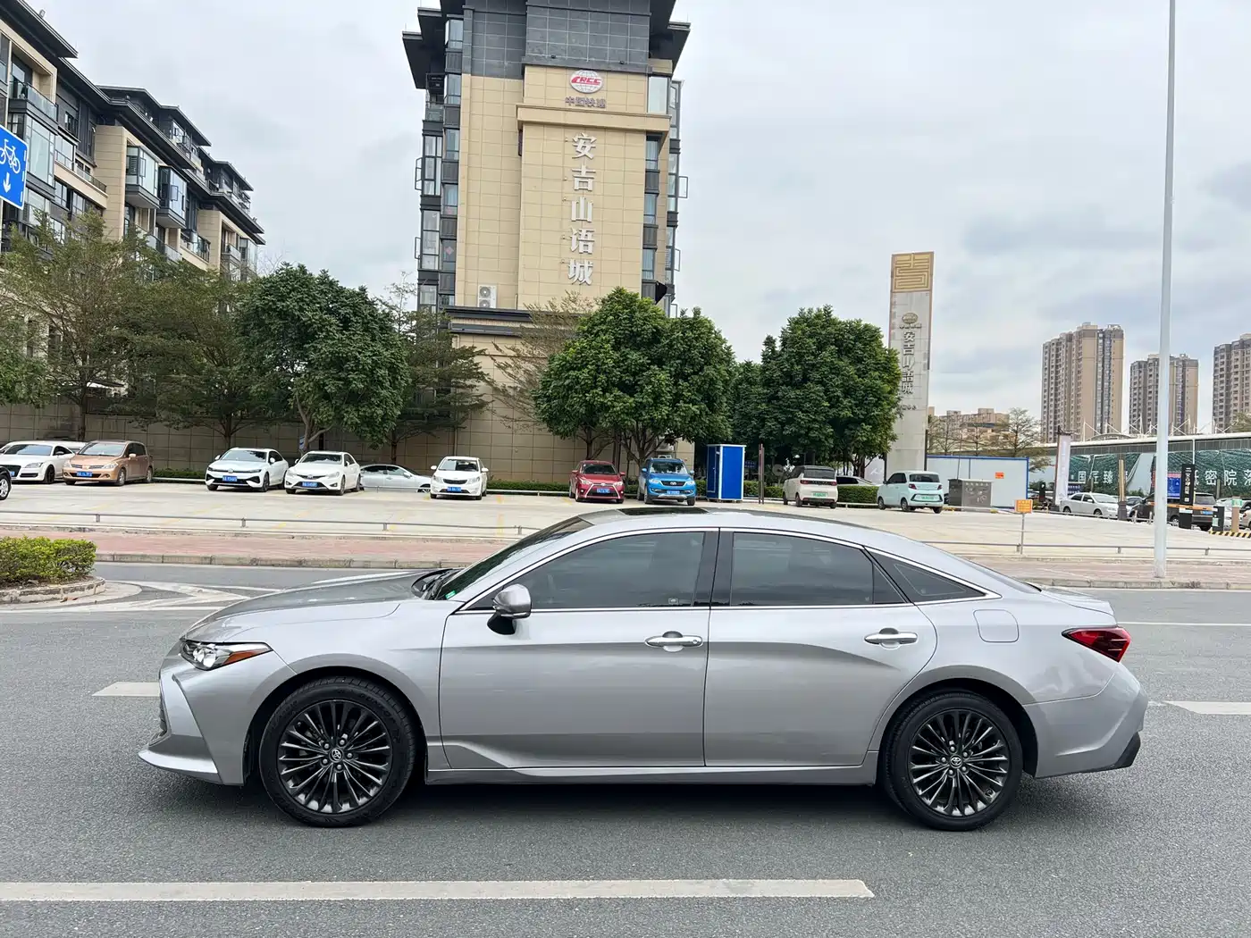 Toyota Avalon 2019 2.0L XLE Premium Edition (China VI) фото 7