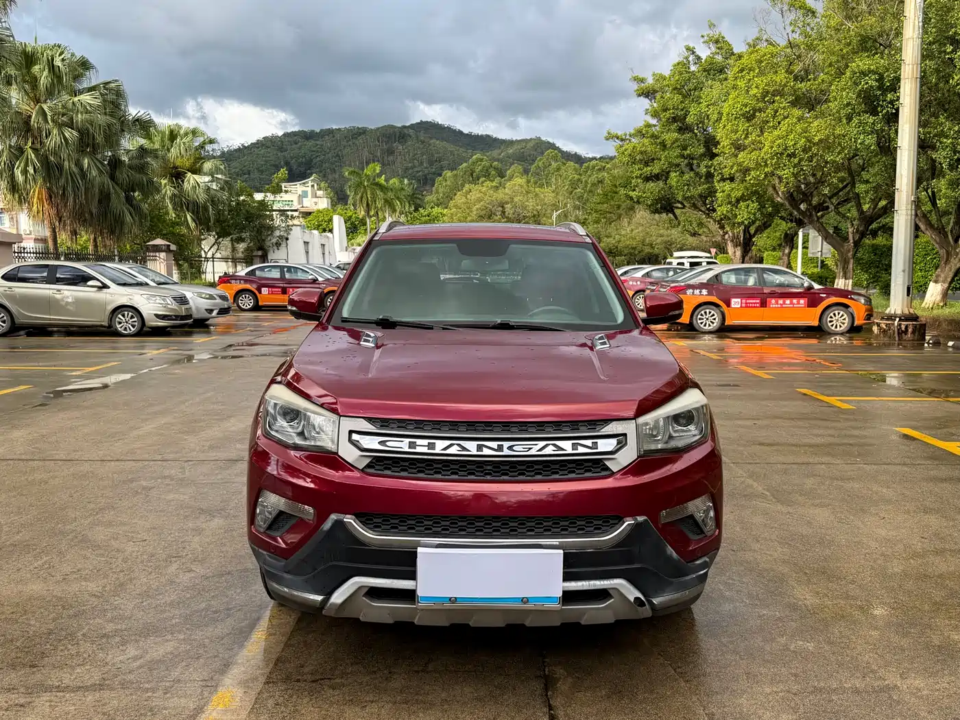 Photo 2 - Changan CS75