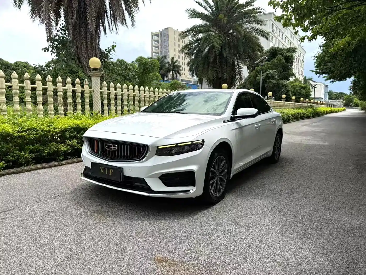 Фото 1 - Geely Preface