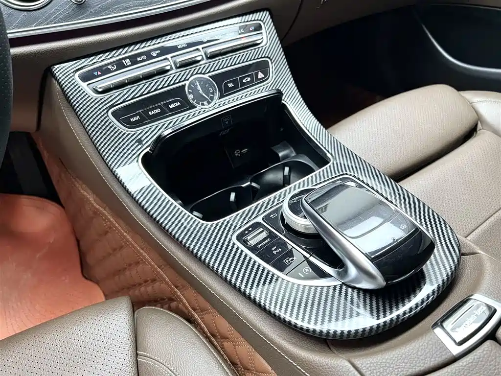 Mercedes-Benz E-Class 2016 E 200 L Sport Type фото 12