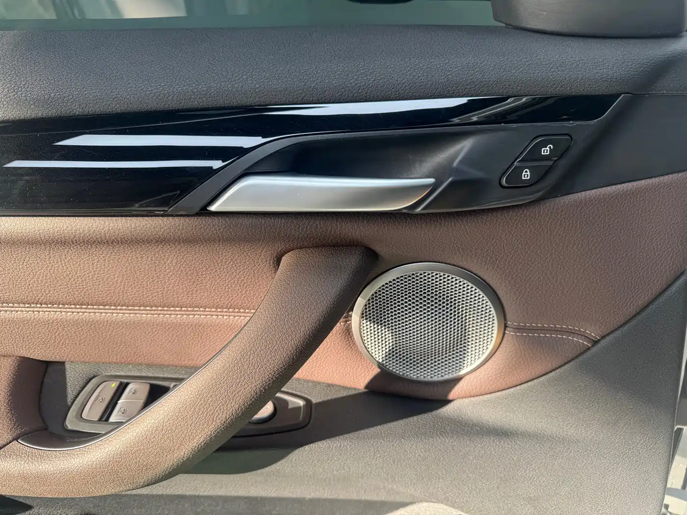 BMW X1 2022 sDrive20Li Fashion фото 15
