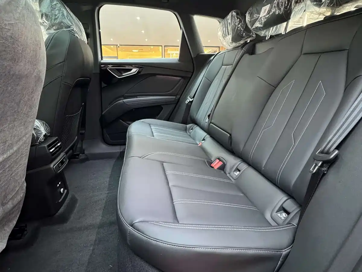 Audi Q4 e-tron 2026 2024 40 e-tron Pioneer Edition