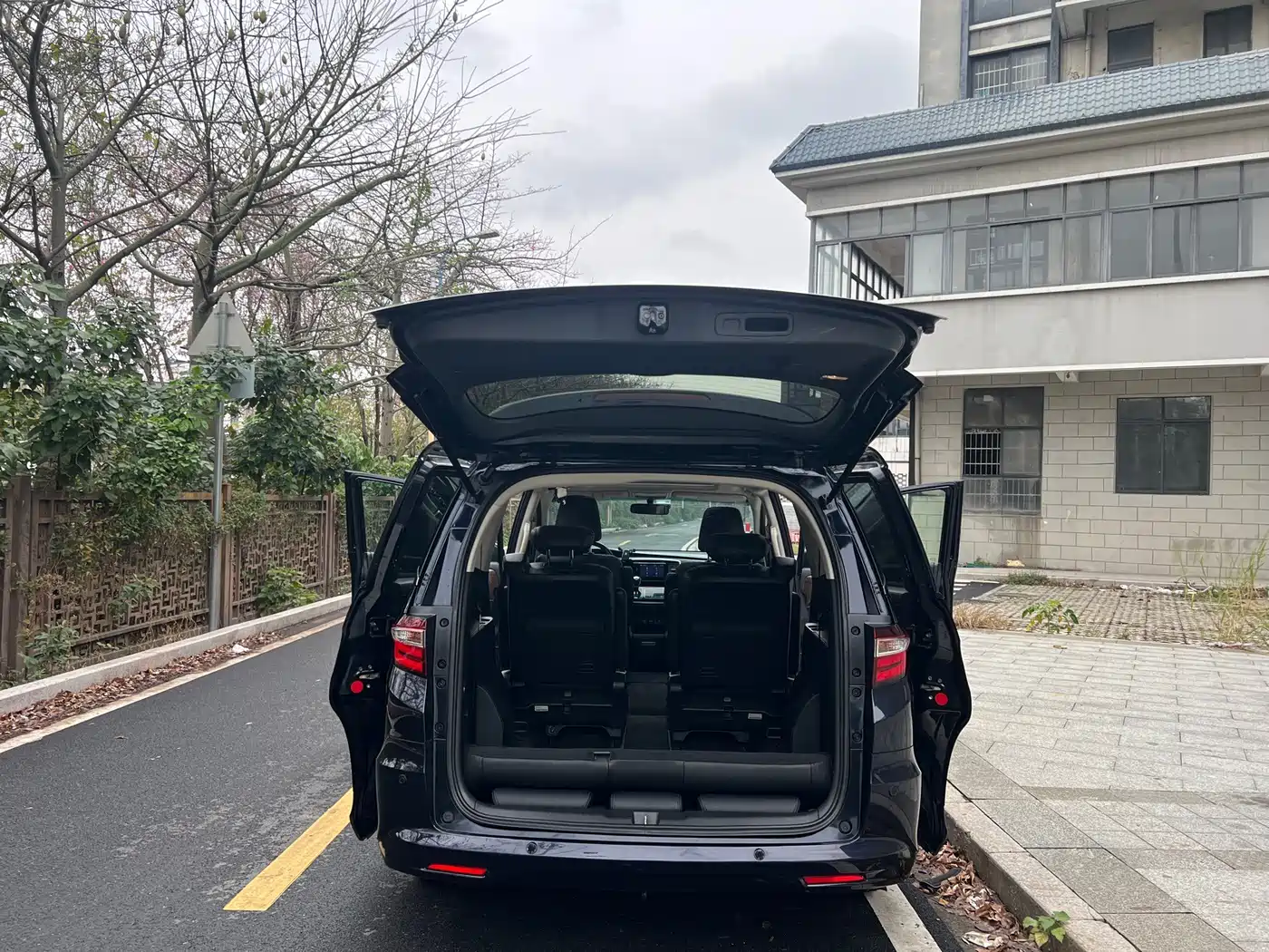 Photo 24 - Honda Odyssey