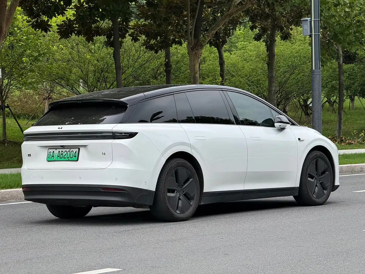 Li Auto i6 2026 2025 2WD Base Model