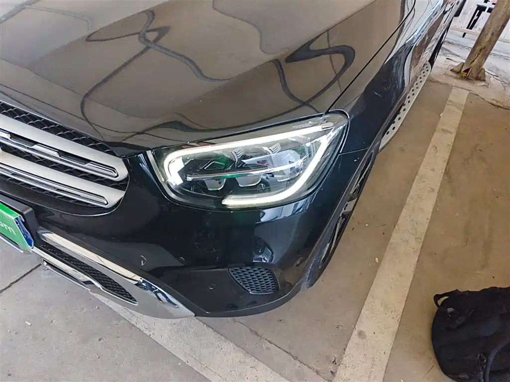 MERCEDES-BENZ GLC