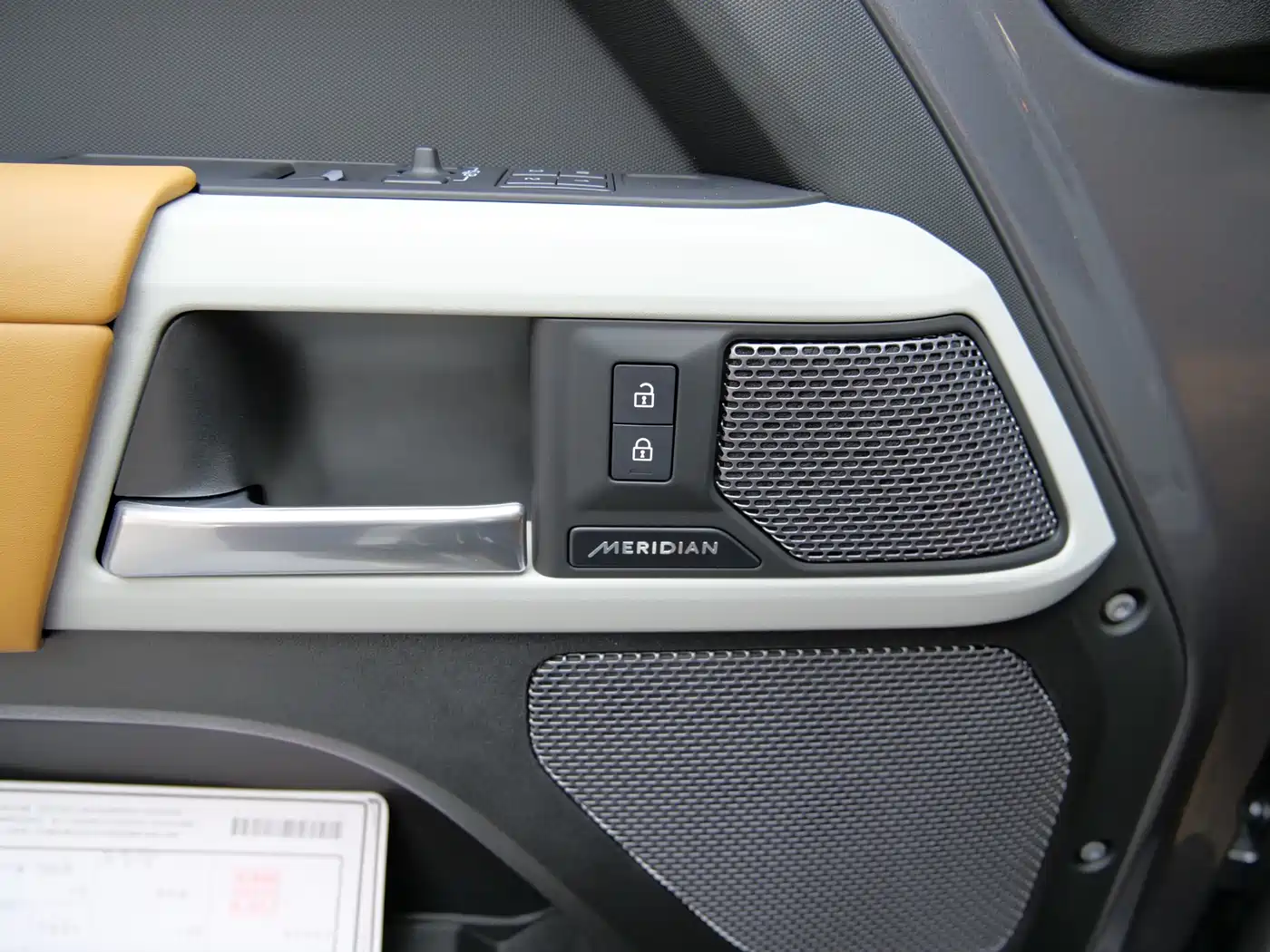 Land Rover Defender 2023 Facelift 90 3.0T P400 Dark Special Edition фото 10