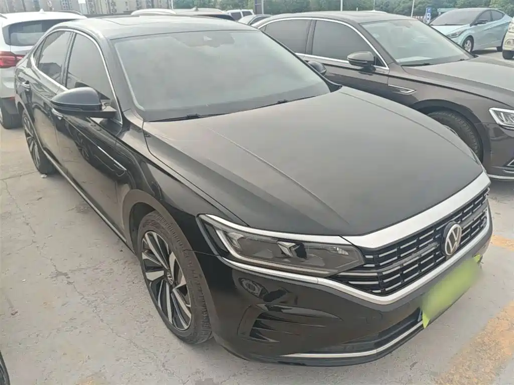 Volkswagen Passat 2022 330TSI Luxury Edition фото 4