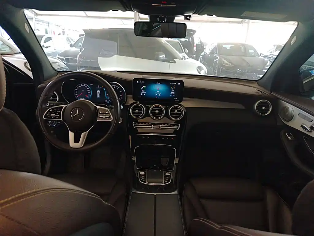 MERCEDES-BENZ GLC
