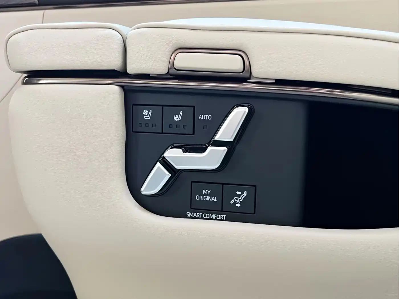 Toyota Alphard 2024 Hybrid 2.5L Ultimate Enjoyment Edition фото 10