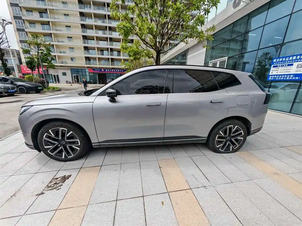 Фото 3 - Volvo XC70 Plug-in Hybrid