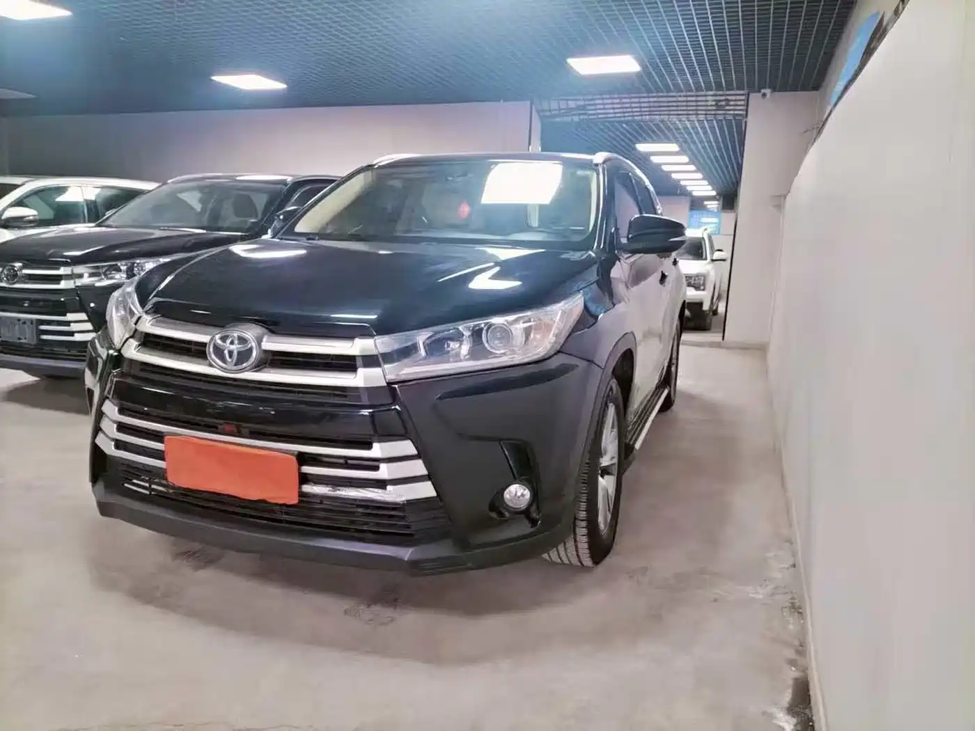 TOYOTA HIGHLANDER