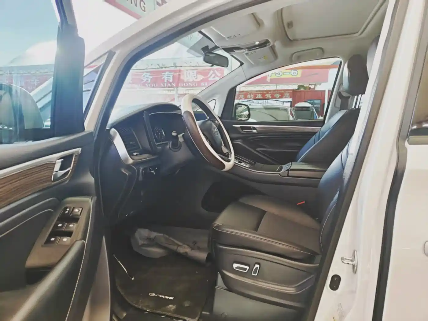 GAC Trumpchi Trumpchi M8 2023 Leading Series 390T Premium Edition фото 4